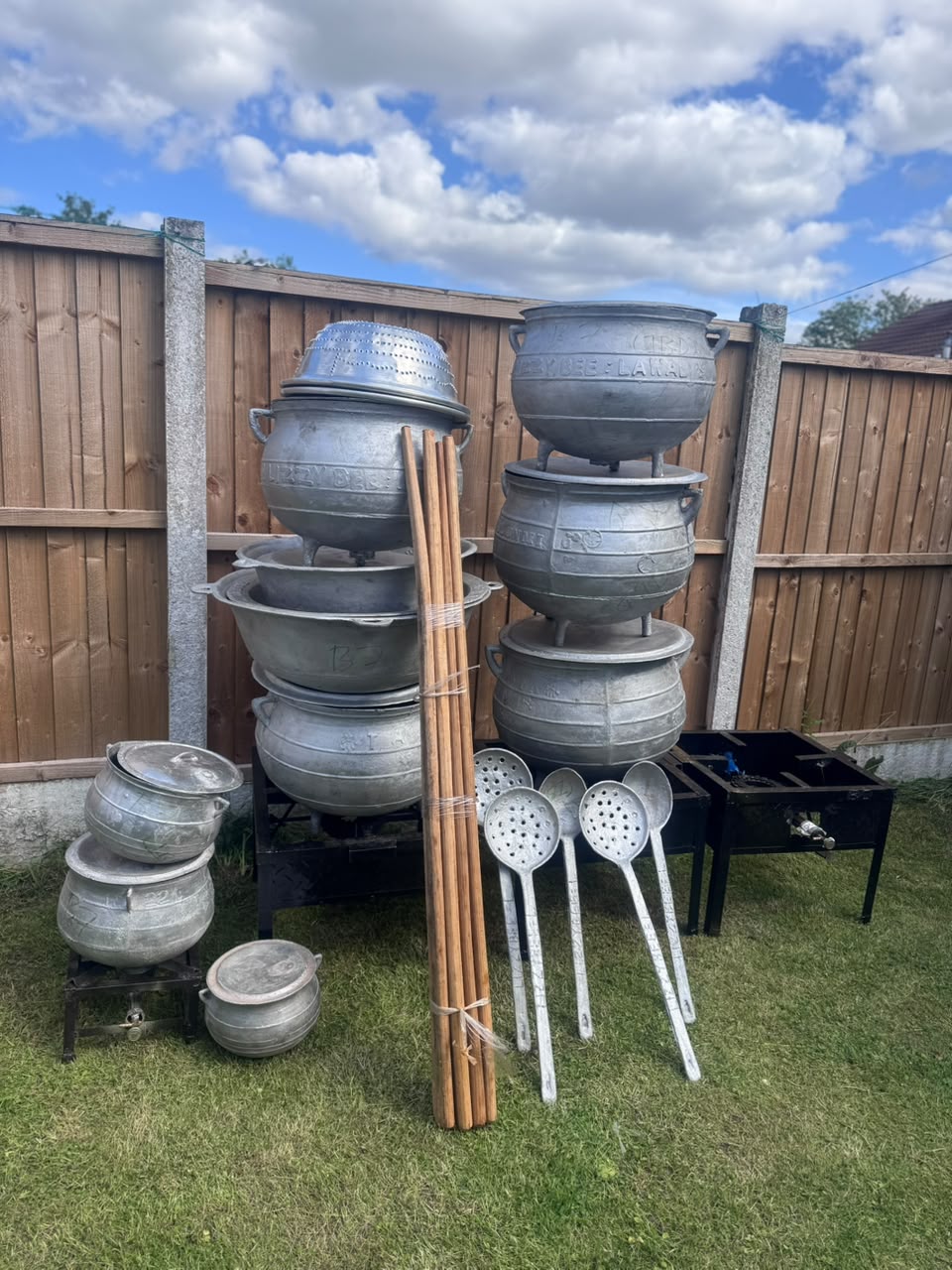 Iya Wulo & Omo Wulo Pot Set (Rental)